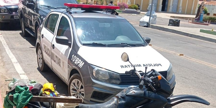 Suspeito de tentativa de homicídio é preso enquanto pilotava moto embriagado