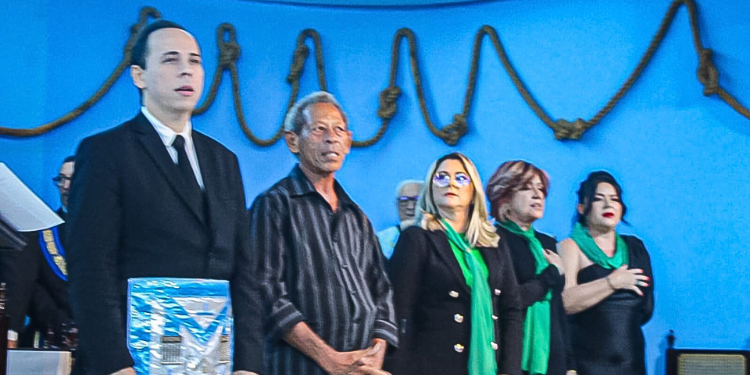 Mestre Concriz recebe comenda “Mérito Cultural Prof. Jerônimo Vingt-un Rosado Maia”