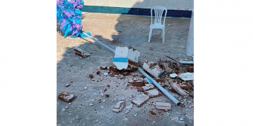 Cruzeiro de Igreja desaba e duas pessoas ficam feridas no Seridó