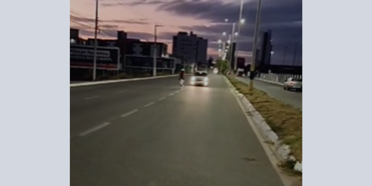 Motorista quase atropela ciclista e é preso por embriaguez na João da Escóssia