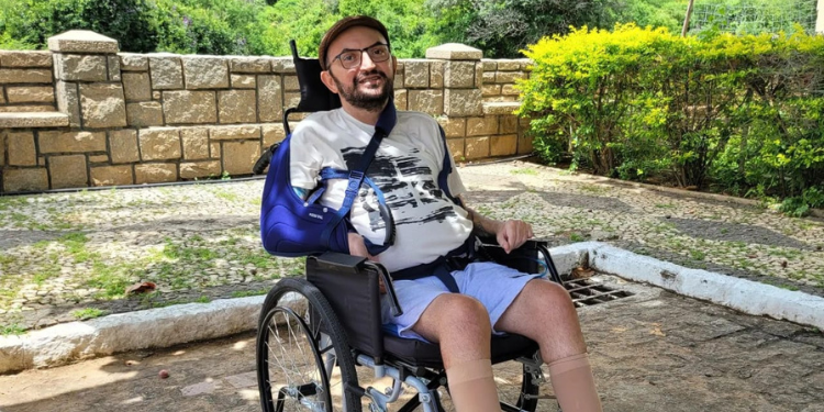 Após ficar tetraplégico em acidente na RN-117, jornalista precisa de cadeira elétrica