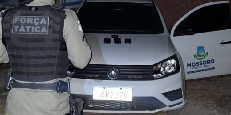 Carro do Creas tomado de assalto é recuperado em Mossoró