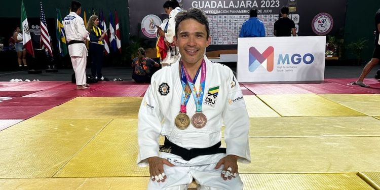 Raphael Keisuke conquista ouro e bronze em competições de judô no México