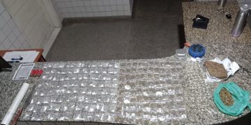 Polícia apreende drogas, munições e dinheiro fracionado em Alto do Rodrigues