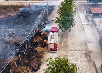 Incêndio atinge terreno em frente ao Hospital do Câncer em Mossoró