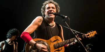 Cantor Paulinho Moska se apresenta em Mossoró nesta terça (12)