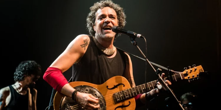 Cantor Paulinho Moska se apresenta em Mossoró nesta terça (12)