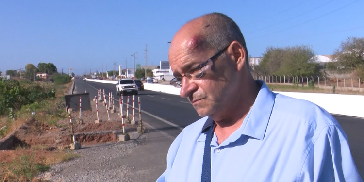 Homem cai em buraco de obra enquanto andava na BR-304 em Mossoró