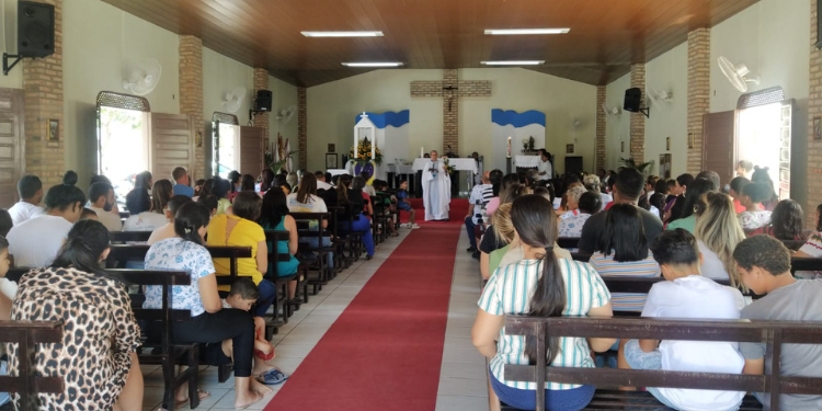 Fiéis celebram Dia de Nossa Senhora Aparecida em Mossoró