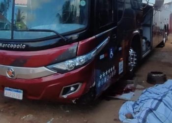 Motorista morre enquanto consertava ônibus em São Miguel