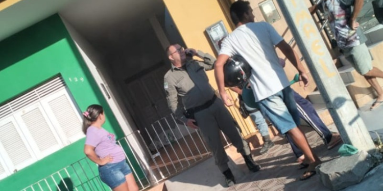 Homem mata e ateia fogo em mulher no CAPS de Apodi