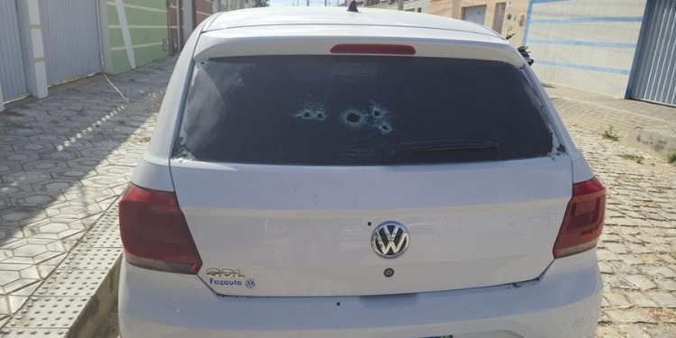 Carro usado por comandante da Guarda Civil Municipal é alvo de disparos em Mossoró