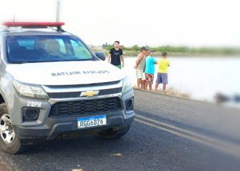 Corpo é encontrado boiando dentro de salina em Grossos