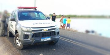 Corpo é encontrado boiando dentro de salina em Grossos