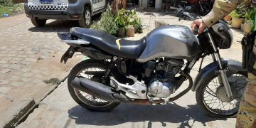Moto utilizada no acidente que vitimou menino de 5 anos é apreendida