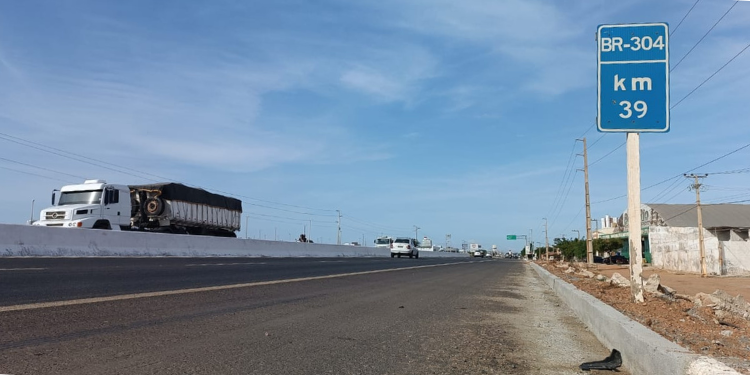 Dnit lança edital de licitação para construção de dez passarelas na BR-304