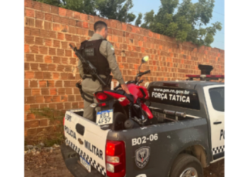 Moto roubada e usada em assaltos é recuperada pela polícia no Santa Helena em Mossoró