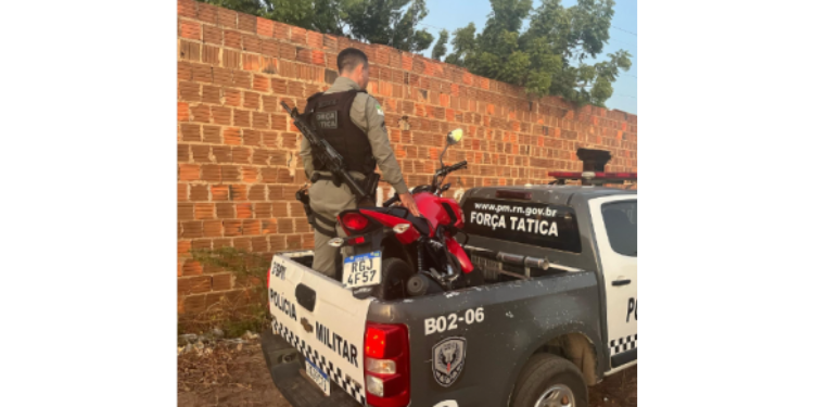 Moto roubada e usada em assaltos é recuperada pela polícia no Santa Helena em Mossoró 