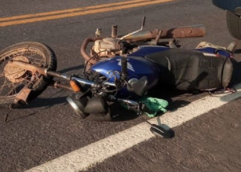 Homem morre após colidir com caminhão na BR-304