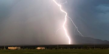 Mais de 2 mil raios atingem o RN em menos de 48 horas