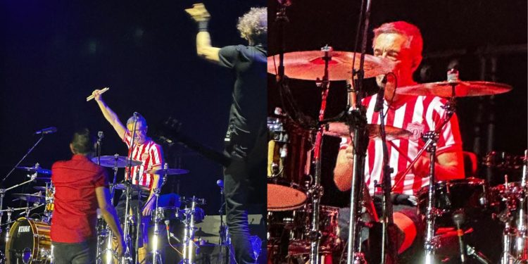 Baterista dos Titãs usa camisa do Potiguar durante show em Natal