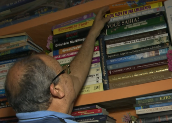 Mossoroense aposentado usa criatividade para criar jogos de tabuleiros