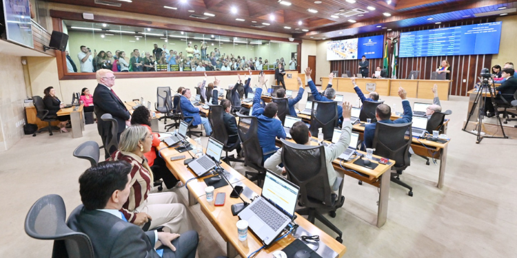 Assembleia Legislativa rejeita recurso e projeto de aumento do ICMS é derrubado