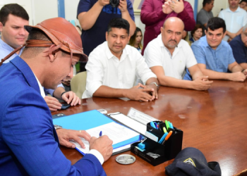 Lei de reajuste para servidores municipais de Mossoró é sancionada