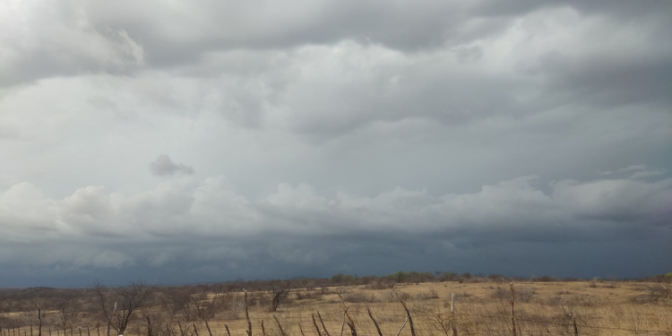 Inmet renova alerta de chuvas intensas para o RN