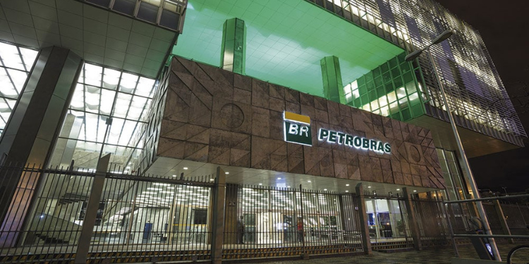 Petrobras lança concurso público para vagas de nível técnico