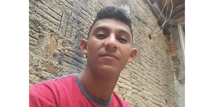 Jovem é assassinado a tiros enquanto pilotava moto em Governador Dix-Sept Rosado