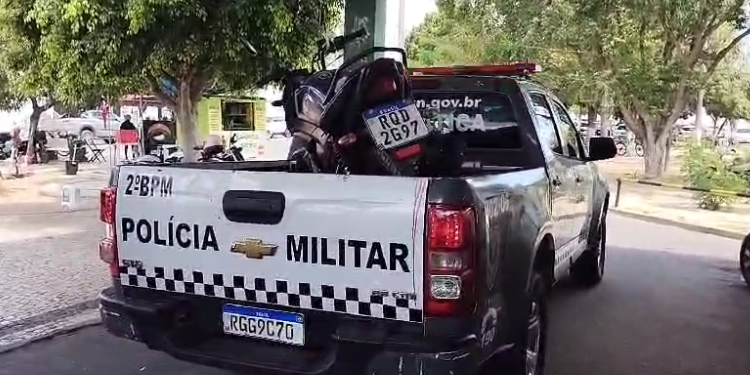 Homem com moto roubada morre em confronto com a Polícia Militar 