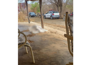 Homem mata esposa por estrangulamento em Antônio Martins