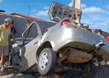 Jovem morre após colisão com poste em São Rafael