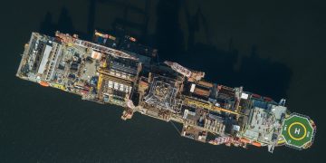 Navio-sonda que vai perfurar poço da Petrobras na Margem Equatorial segue para o RN