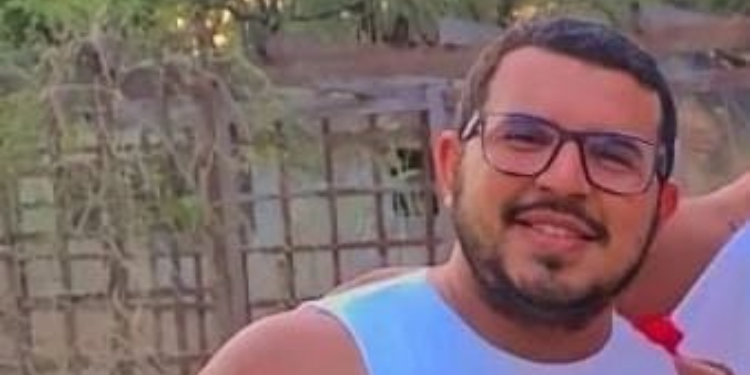 Jovem morre após pilar cair em cima dele em casa de praia em Areia Branca