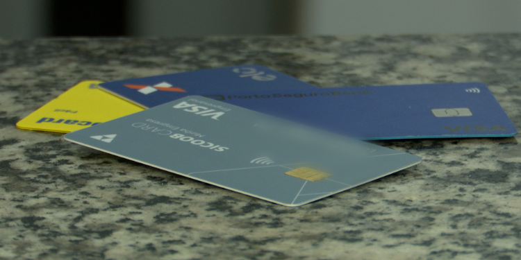 Novo limite de juros rotativo do cartão de crédito entra em vigor