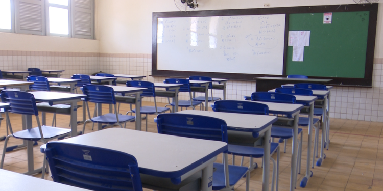 Governo do RN lança edital de processo seletivo para professor temporário