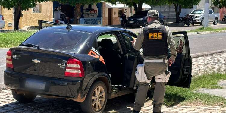 Tornozelado é preso em abordagem policial em Assú