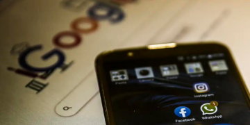 Assembleia promulga lei que proíbe uso de smartphones em salas de aula no RN