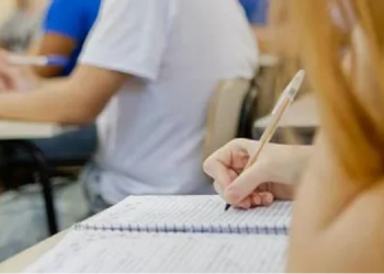 Pé-de-Meia: saiba mais sobre programa de bolsas para estudantes do Ensino Médio