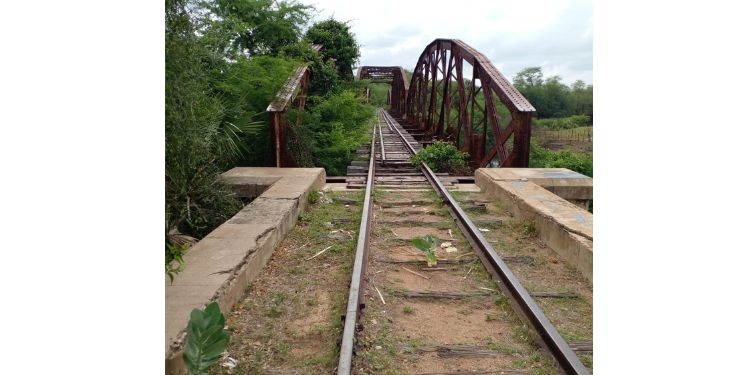 Denúncia mostra ponte férrea de Mossoró em situação de abandono; veja vídeo