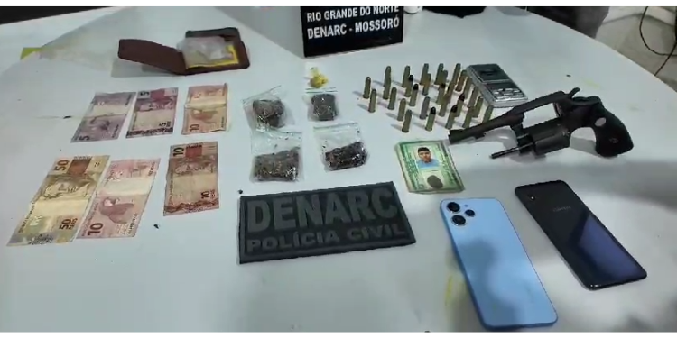Polícia prende suspeitos por tráfico de drogas em Mossoró