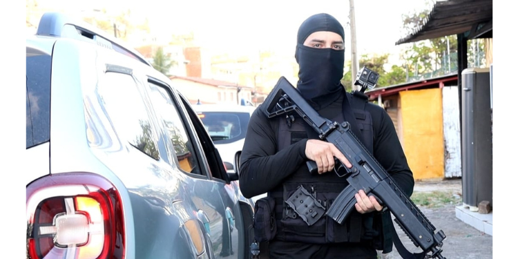 Polícia prende pai suspeito por estupro de vulnerável contra filha em Natal