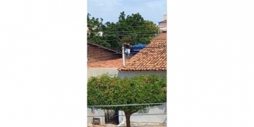 Foragido da Justiça é preso ao tentar se esconder embaixo de caixa d’água em Mossoró; veja vídeo