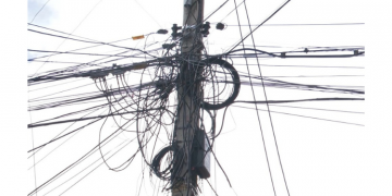 Cosern alerta para colisões em postes e prejuízos na rede elétrica