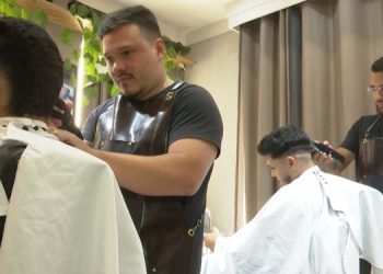 Empreendimentos de beleza continuam em alta; barbeiro é uma das profissões procuradas
