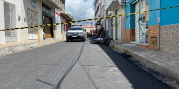 Jovem é assassinado a tiros em via pública em Caraúbas