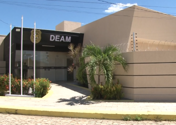 Homem é preso após descumprir medida protetiva e agredir ex-companheira em Mossoró