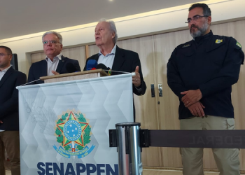 “Com relação às buscas, isso é algo que não podemos precisar”, diz Lewandowski sobre prazo de recaptura de foragidos